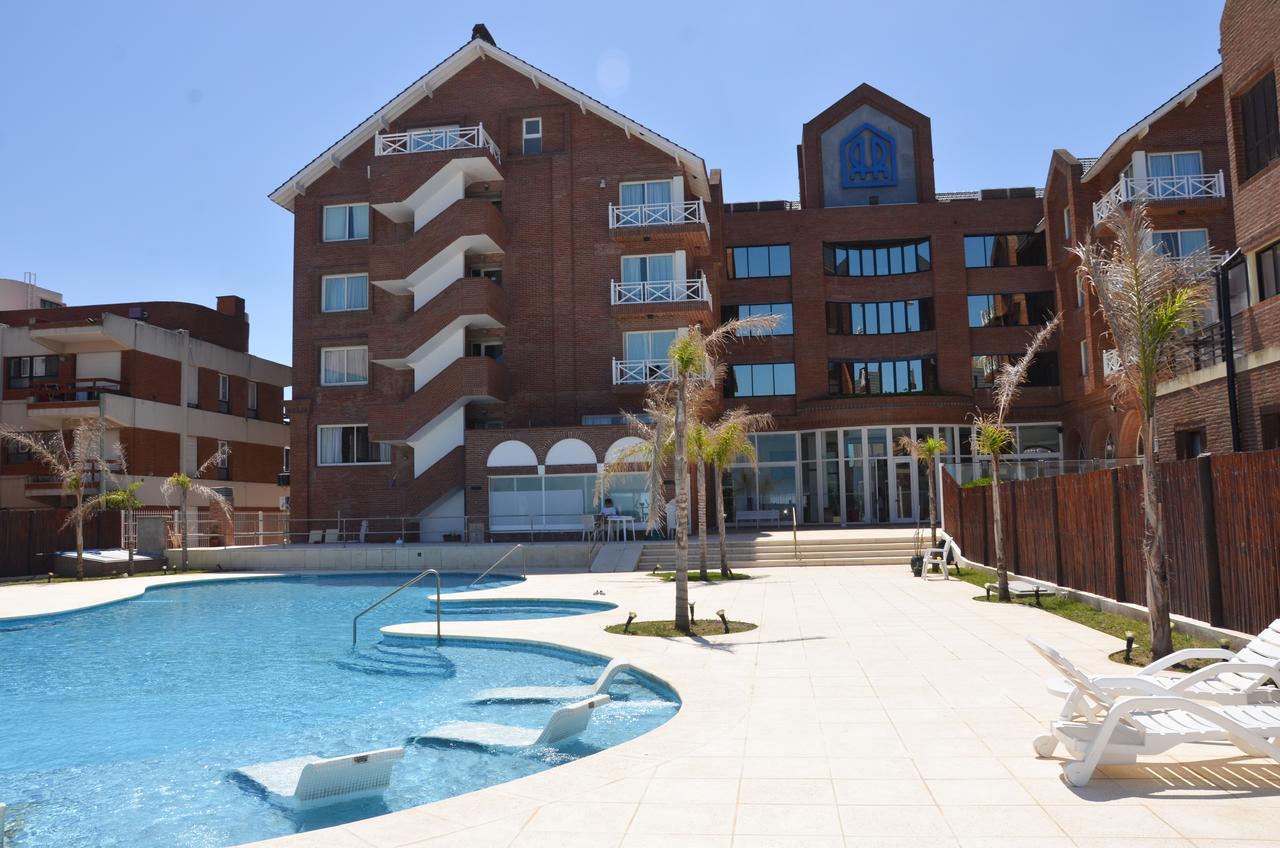 Hotel Reviens Pinamar Esterno foto