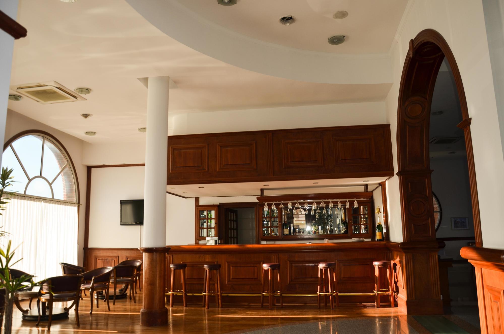 Hotel Reviens Pinamar Esterno foto